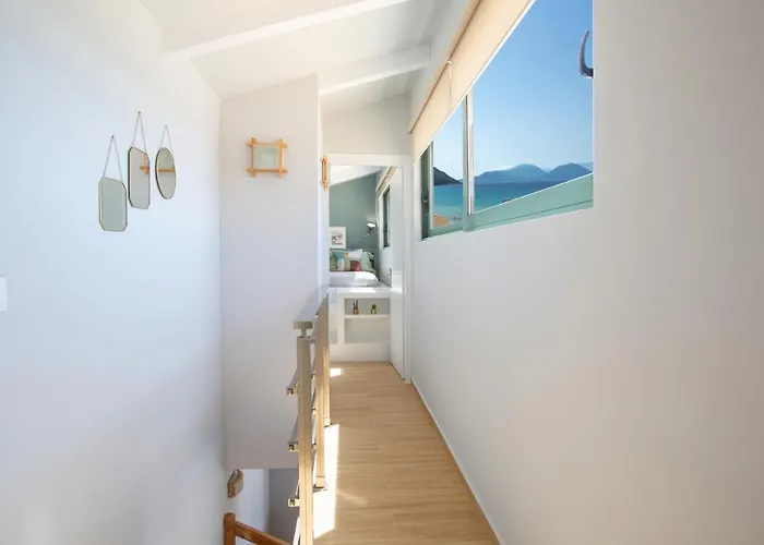 Skai Two Floor ヴァシリキ