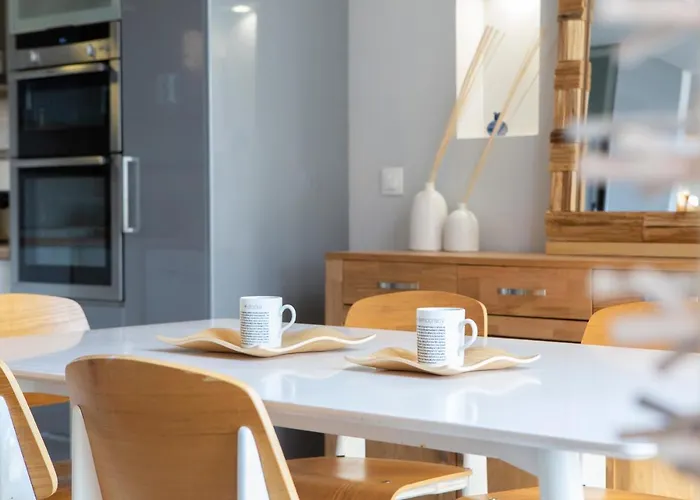 Skai Two Floor ヴァシリキ