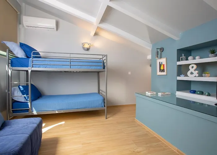 Skai Two Floor アパート