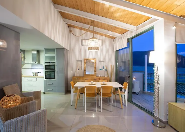 Skai Two Floor アパート *