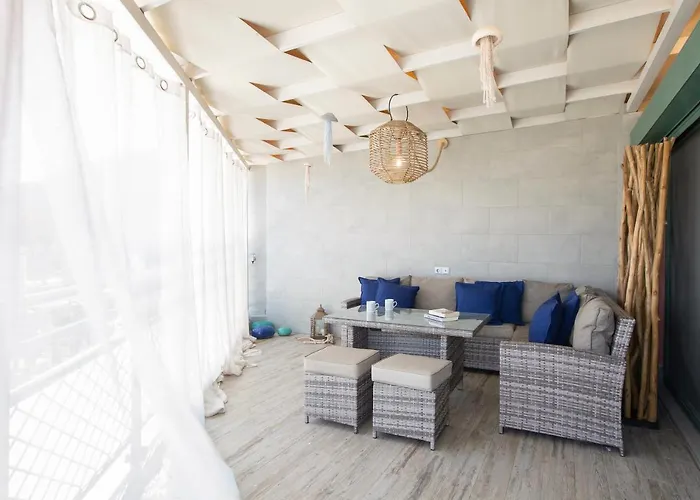 Skai Two Floor アパート